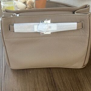 Elegant Tan Leather Women's Bag